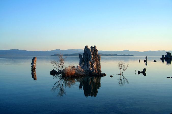1024px-Mono_Lake_Serenity